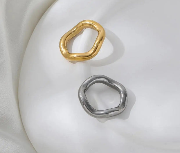 Thick Waved Ring - Beautiful Jewellery